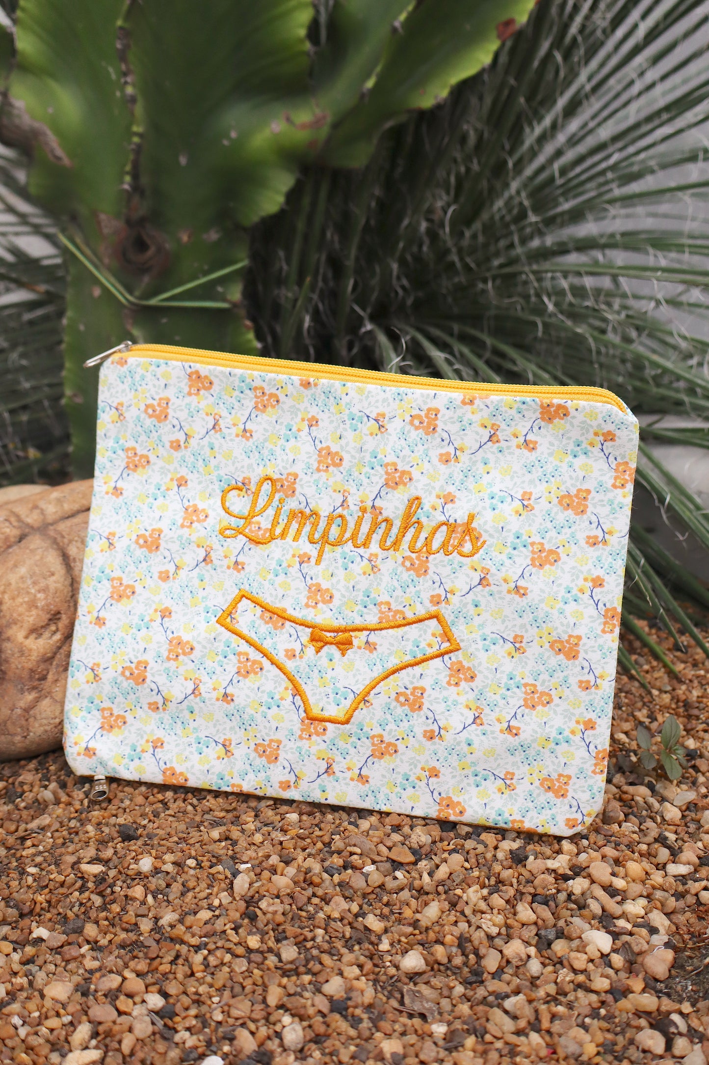 Necessaire Porta Calcinha Limpinha Sujinha Florzinhas Amarela