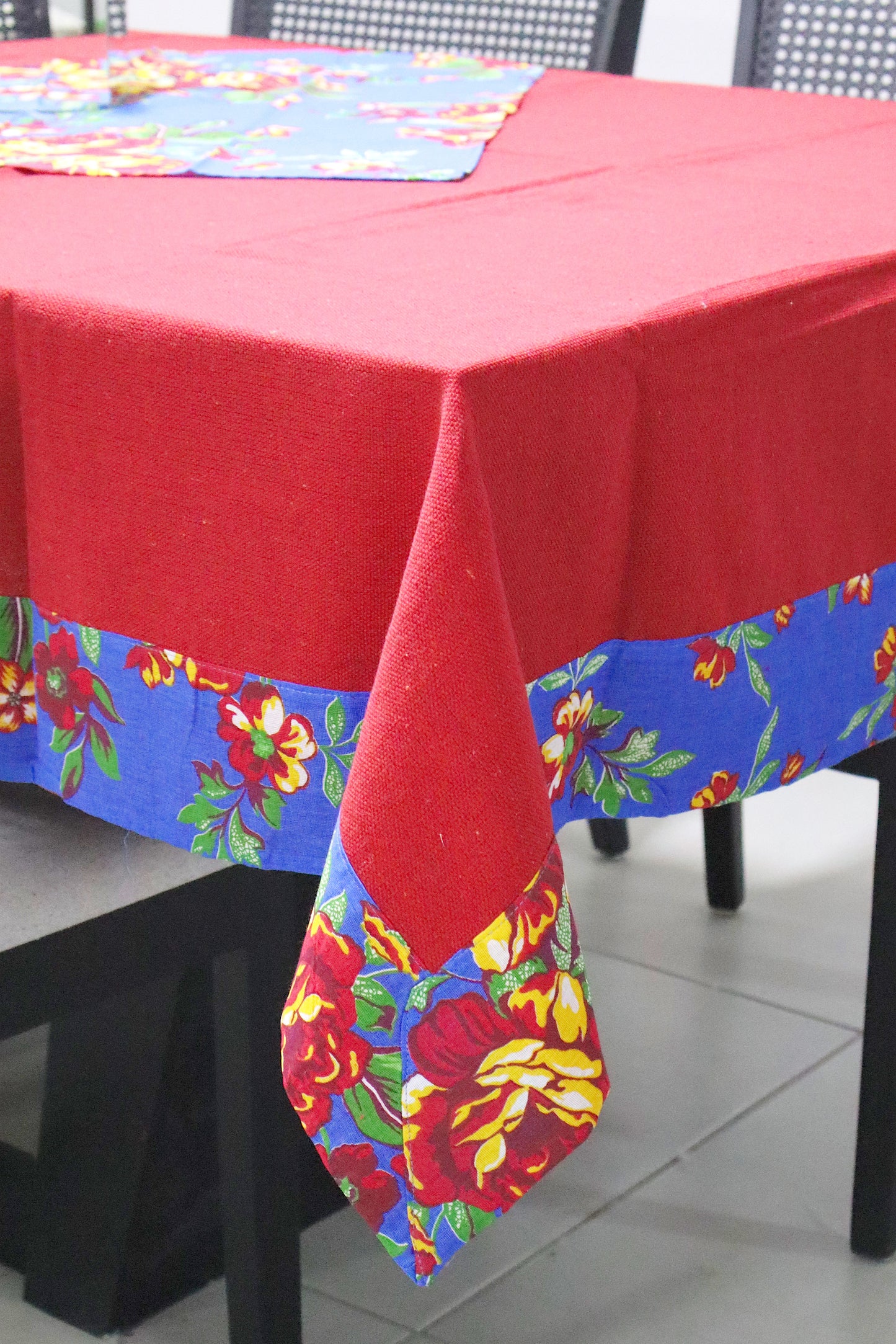 Toalha De Mesa Chita com Composê Vermelha 1,5mx3,0m