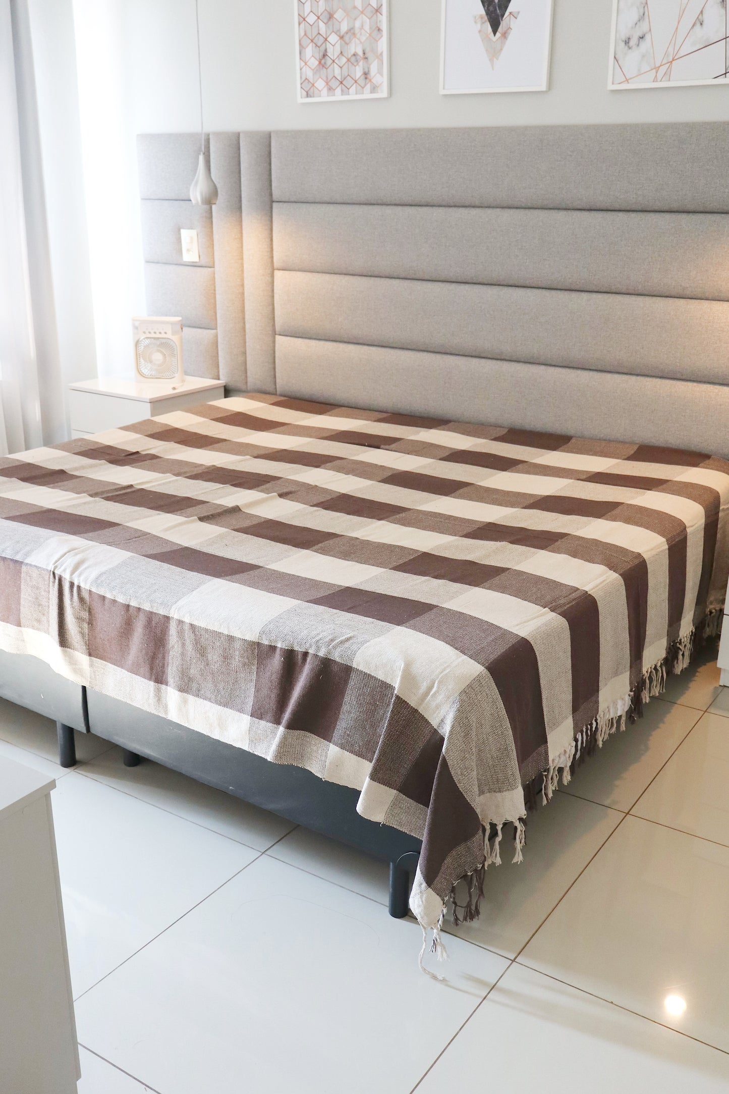 Colcha para Cama Queen 2,40x2,60m Artesanal Xadrez Marrom e Cru