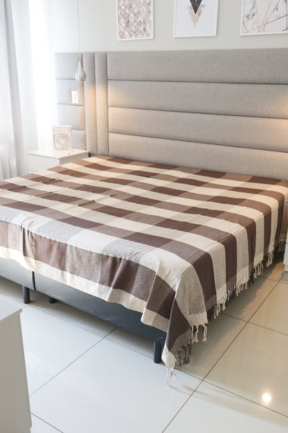 Colcha para Cama Queen 2,40x2,60m Artesanal Xadrez Marrom e Cru