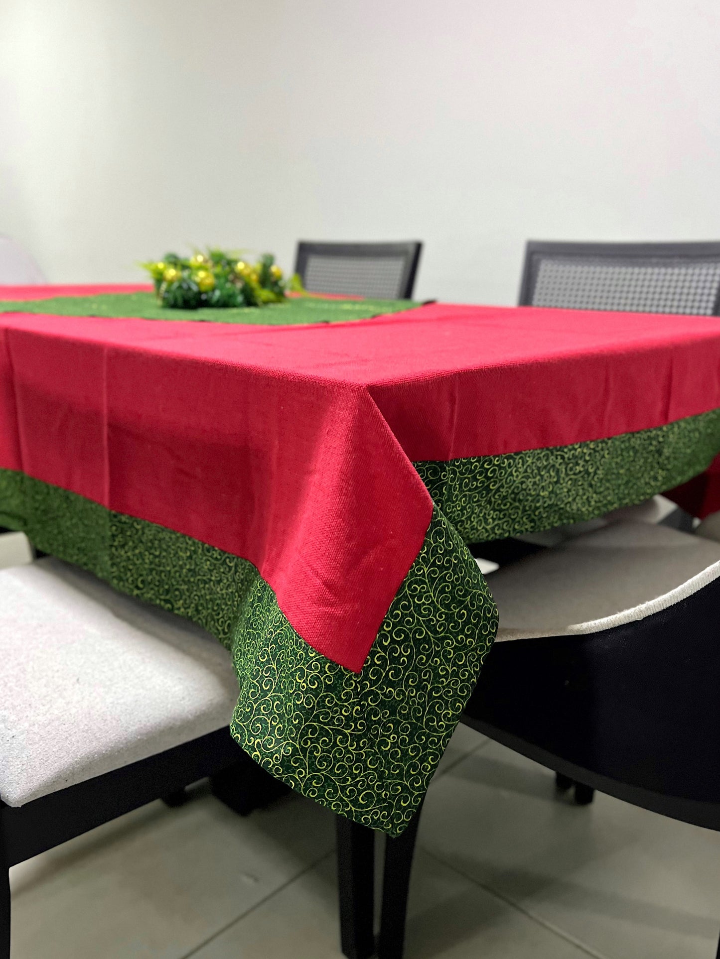 Toalha de Mesa com Barra Natal Geométrico Verde 1,4mx3,0m + Composê