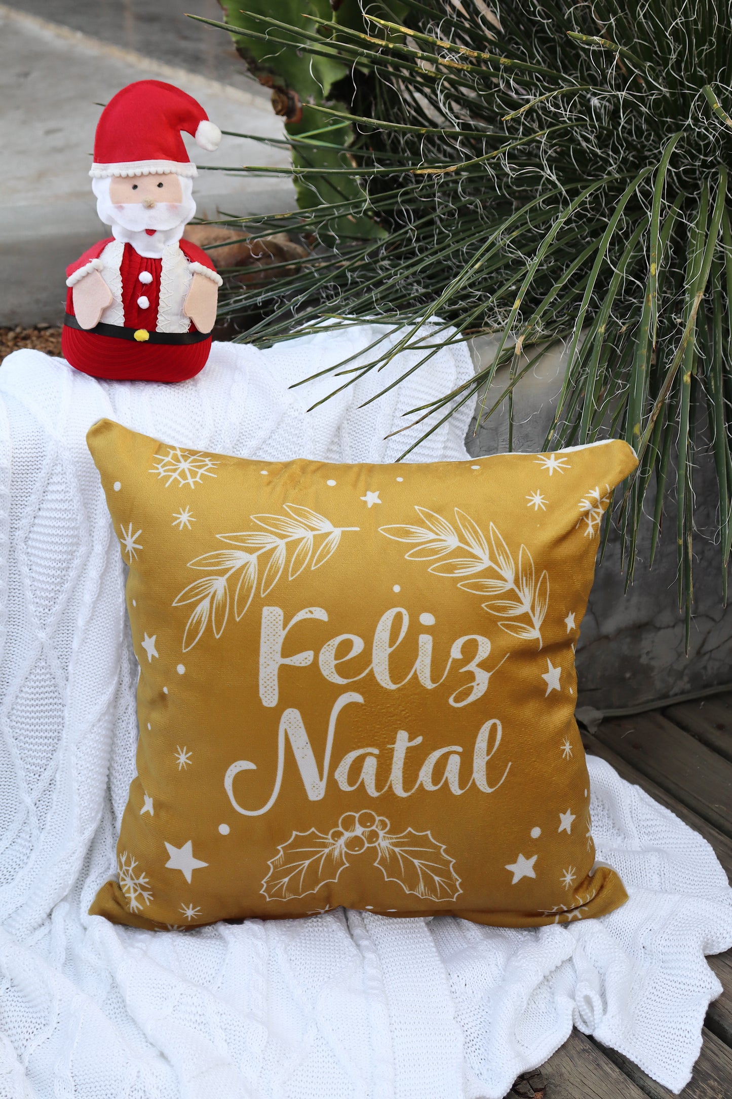 Capa de Almofada Decorativa Feliz Natal Dourada