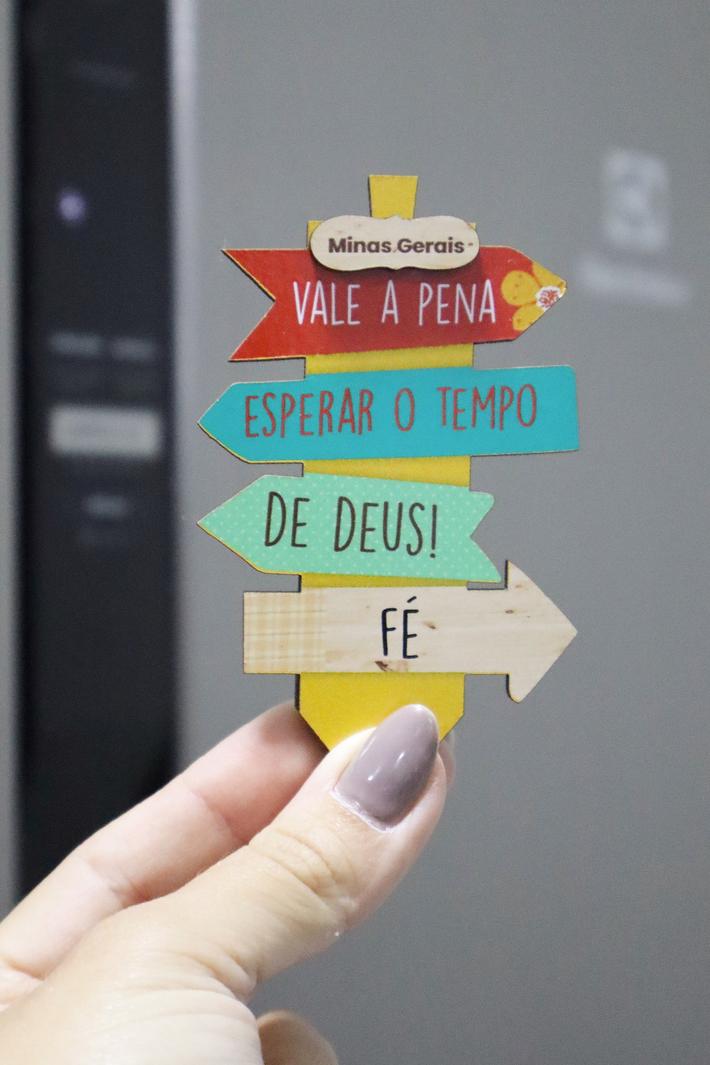 Ímã de Geladeira Plaquinha Vale a Pena Esperar o Tempo de Deus