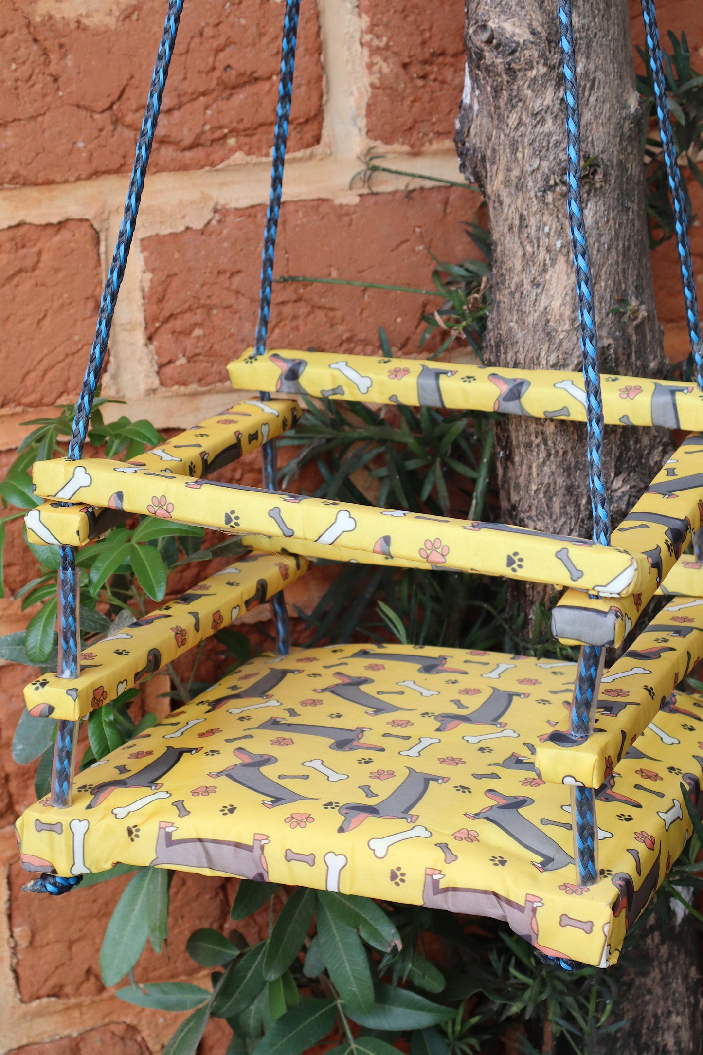 Balanço Infantil de Madeira Estampado Cachorros Amarelo