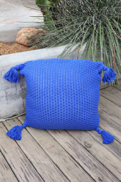 Capa de Almofada Pompom Decorativa Tricô Azul Caneta 45x45cm