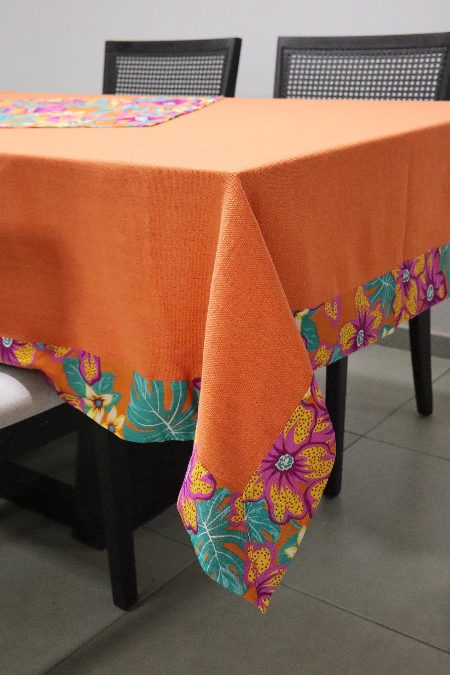 Toalha De Mesa Chita com Composê Laranja e Tifanny 1,5mx2,2m