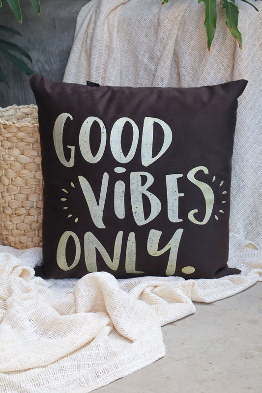 Capa de Almofada Suede Estampada Good Vibes Only Marrom 45x45cm