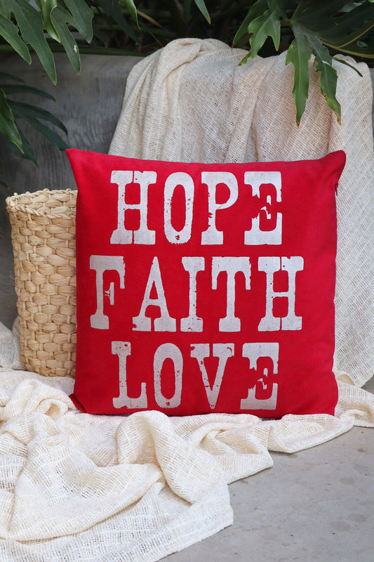 Capa de Almofada Suede Estampada Hope Faith Love Vermelha 45x45cm