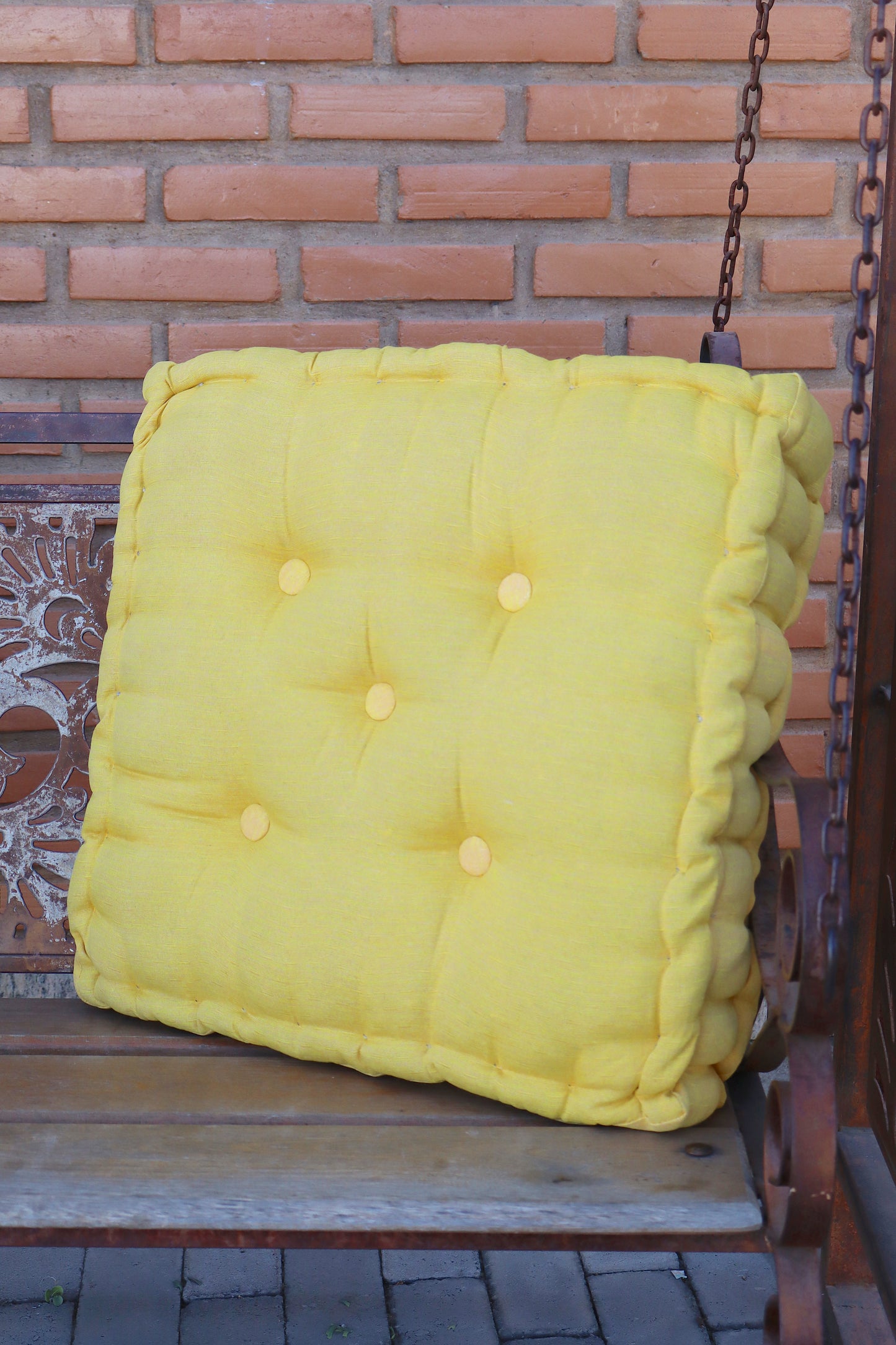 Almofada Futon Turca Amarela 50x50x10cm