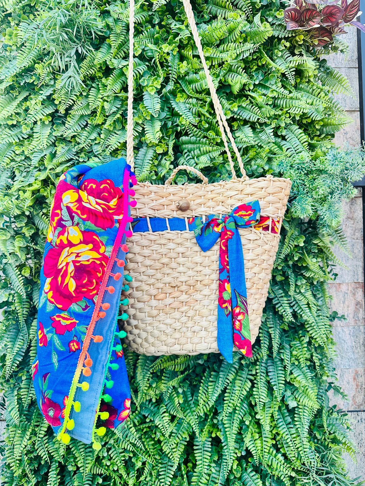 Bolsa de Palha Decorada Com Chita Azul + Toalha Canga Dupla Face