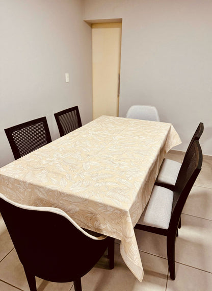 Toalha de Mesa Impermeável Folhas Bege Claro 1,45mx2,2m