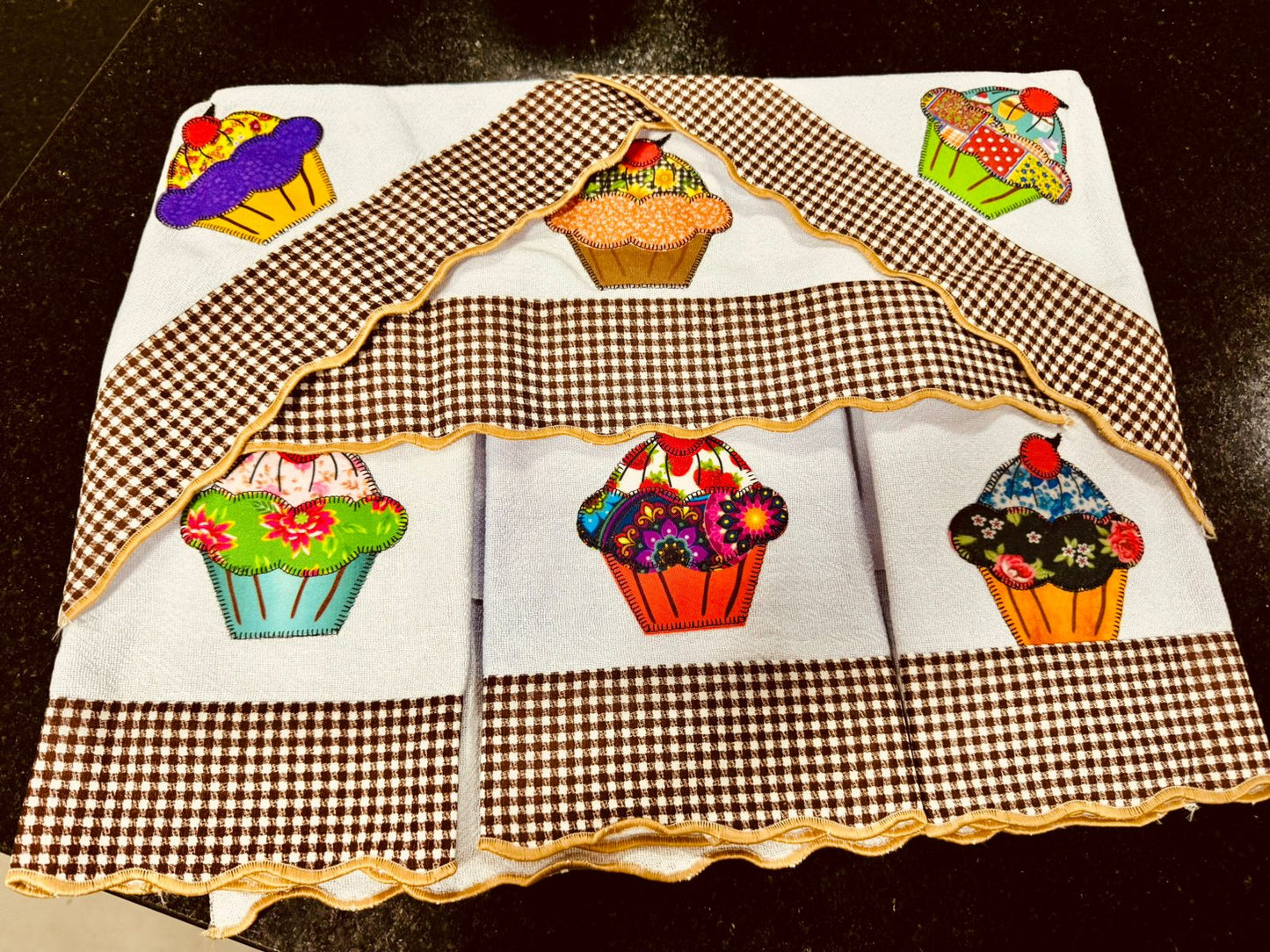 Kit 7 Panos de Prato Decorados - Semaninha Cupcake Marrom