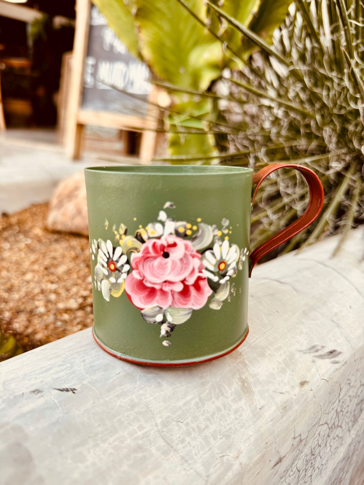 Caneca Pintada Floral Verde