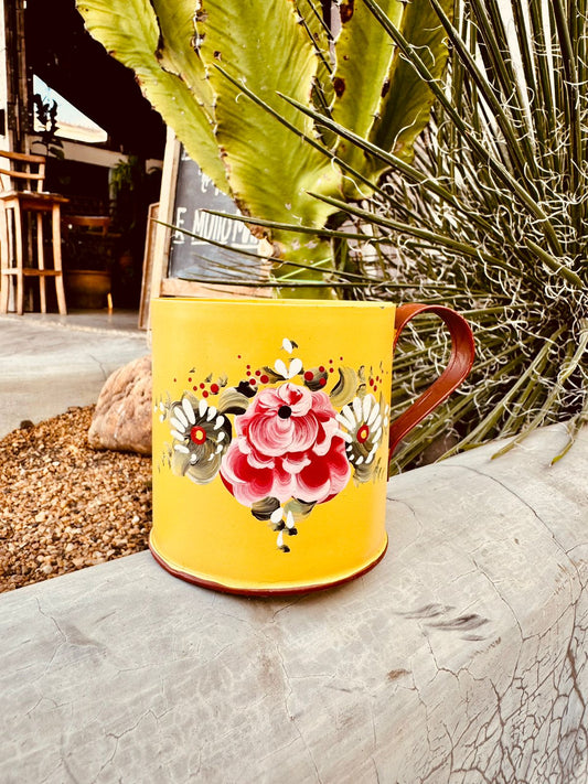 Caneca Pintada Floral Amarela