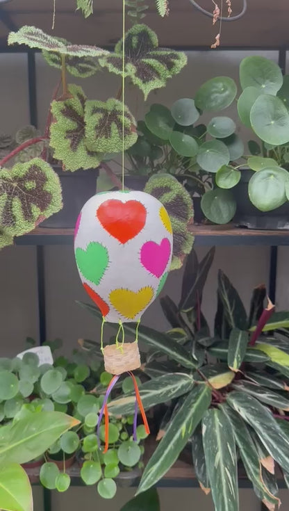 Móbile Balão em Cabaça Coração Branco